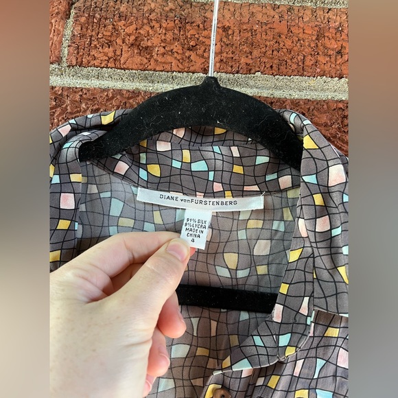 Diane von Furstenberg Silk Confetti Button Down Dress size 4 - Picture 3 of 8